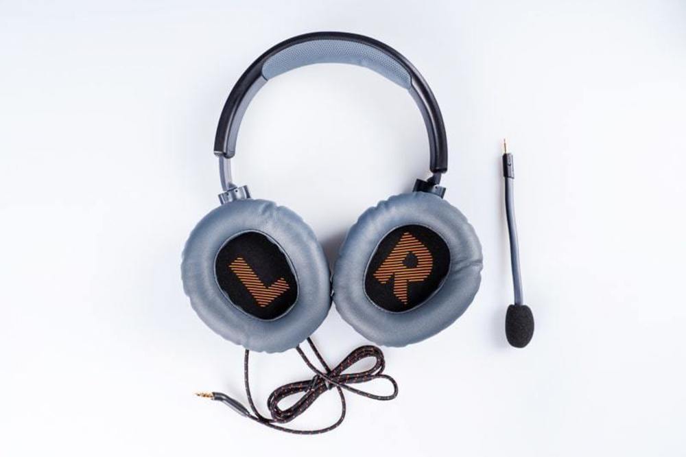 Наушники JBL Проводная игровая гарнитура с накладными наушниками и съемным микрофоном Quantum 100