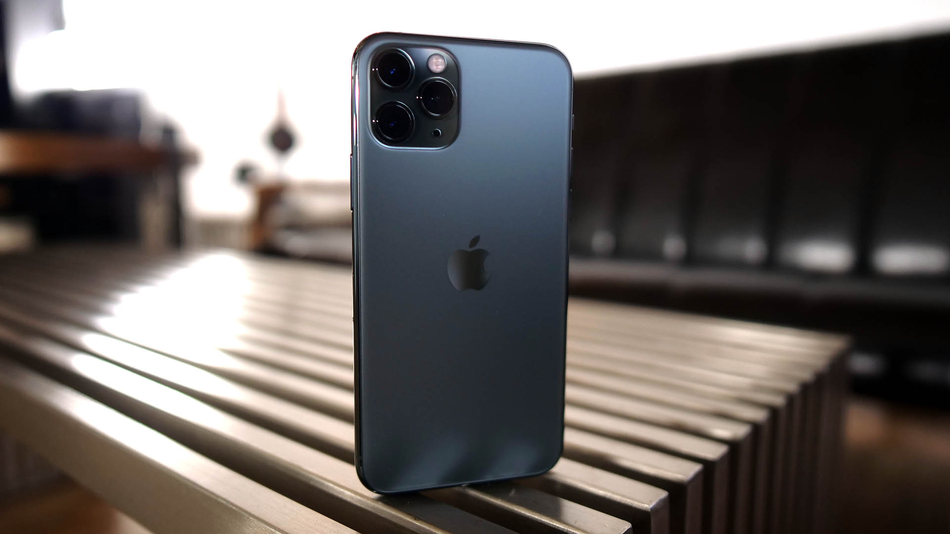 Apple iPhone 11 Pro Max vs Xiaomi Mi 10 Pro 5G